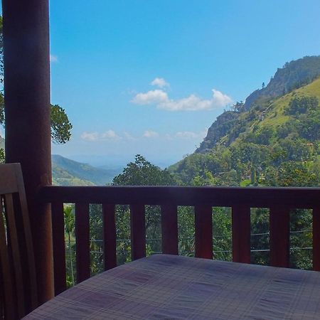 Blue Ribbon Homestay เอลลา ภายนอก รูปภาพ
